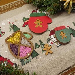 Wooden bead organizer - Christmas mitten