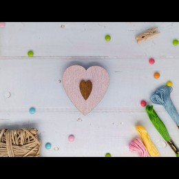 Wooden needle organizer - Pink heart
