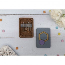 Wooden needle organizer - Purple hexagon