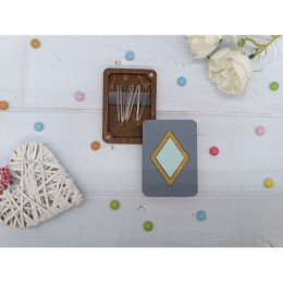 Wooden needle organizer - Turquoise rhombus