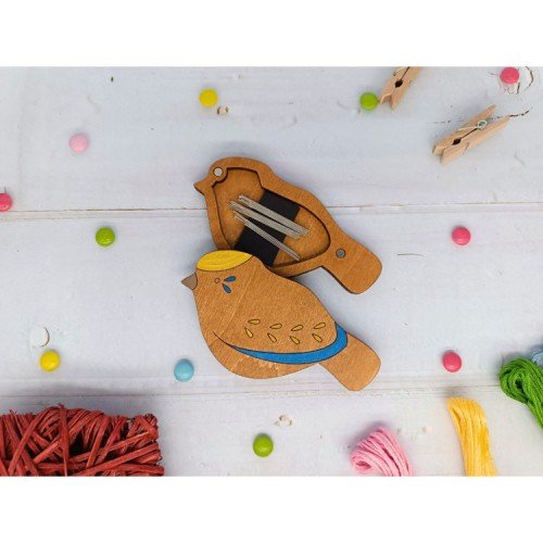 Wooden needle organizer - Bird blue
