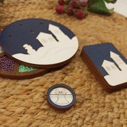 Wooden needle organizer - Winter houses