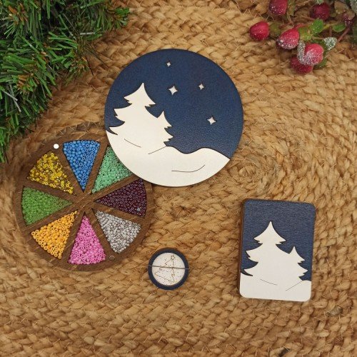 Wooden needle organizer - Winter forest