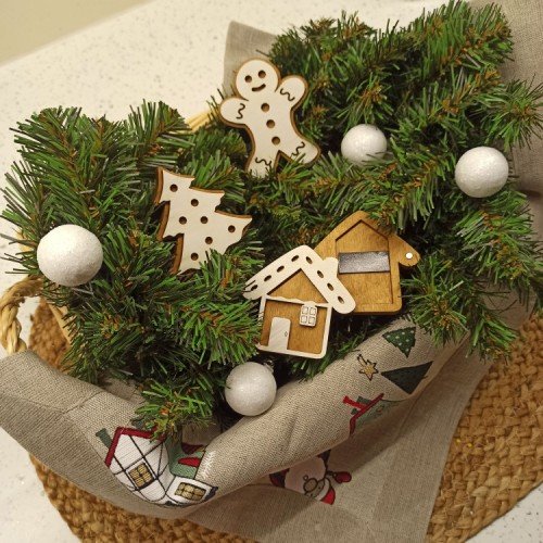 Wooden needle organizer - Cookie House