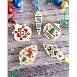 Bordado de madera en blanco - Juguetes de Navidad