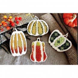 Bordado en blanco de madera - Calabazas