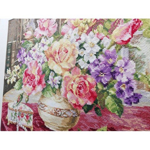 Alisa - Roses in the living room