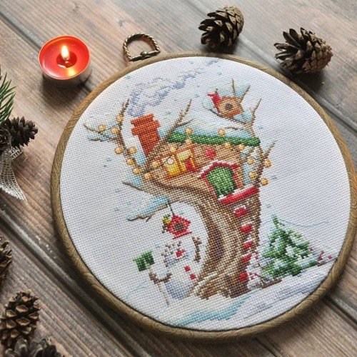 Andriana - Houses in the trees. Snowy