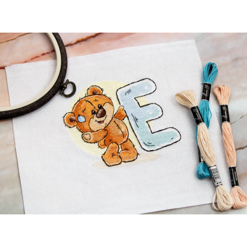 Luca-S - Letra "E