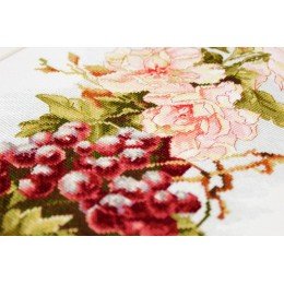 Luca-S - Composition with grapes