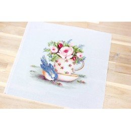 Luca-S - Bird in tea cup