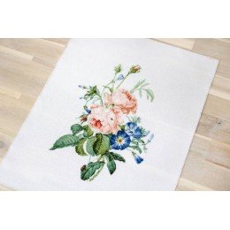 Luca-S - Bouquet with roses