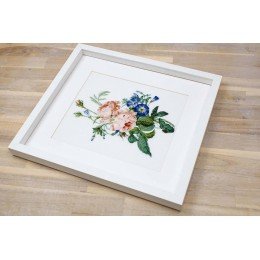 Luca-S - Bouquet with roses