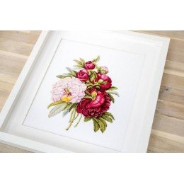 Luca-S - Bouquet with peonies