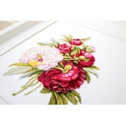 Luca-S - Bouquet with peonies