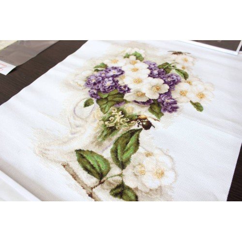 Luca-S - Jarrón con jazmín