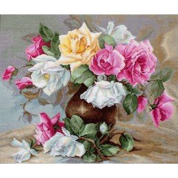 Luca-S - Vase with roses