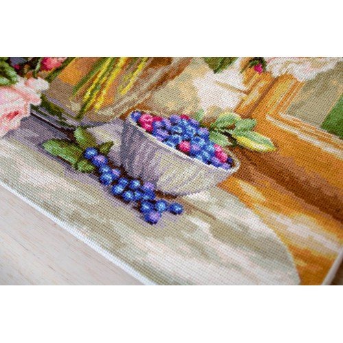 Luca-S - Still life with blueberries