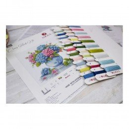 Luca-S - Vase with hydrangea