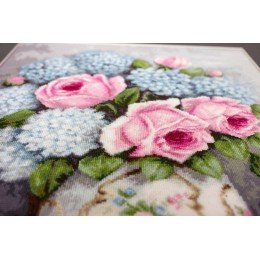 Luca-S - Roses and hydrangeas