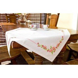 Luca-S - Table topper. Apple blossom