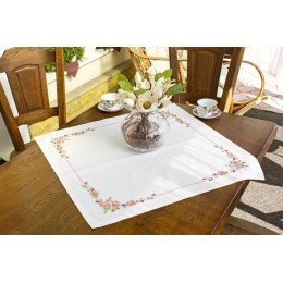 Luca-S - Table topper. Apple blossom