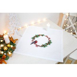 Luca-S - Table topper. Christmas wreath