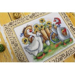 MP Studia - Two cheerful geese