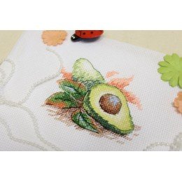 MP Studia - Ripe avocado