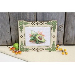 MP Studia - Ripe avocado