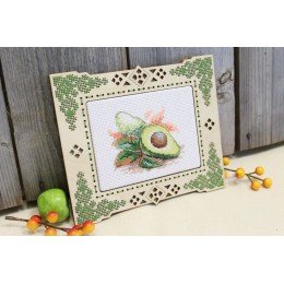 MP Studia - Ripe avocado