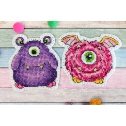 MP Studia - Pequeños monstruos. Insignias. Imanes