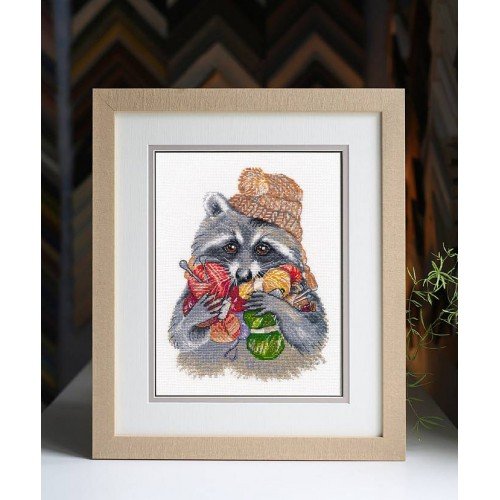 Oven - Raccoon needleworker