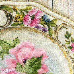 Riolis - Plate with Pink Poppies. Satin Stitch