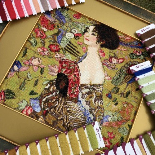 Riolis - Lady with a Fan