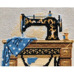 Riolis - Cat with Sewing Machine