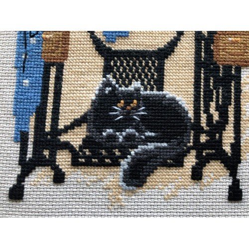 Riolis - Cat with Sewing Machine