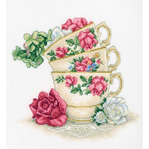 RTO - Taza de té con hojas de rosa