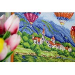 Golden Fleece - Balloons over the castle